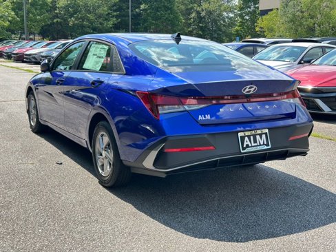 Used 2025 Hyundai Elantra SE image 7