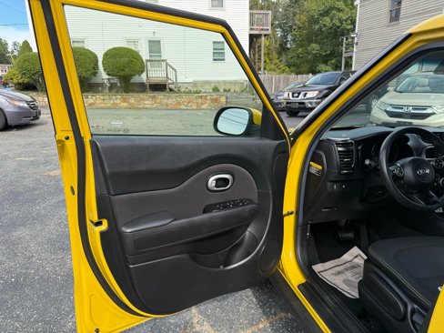Used 2014 Kia Soul + image 17