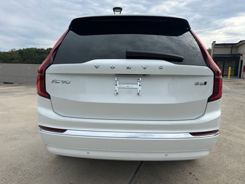 New 2026 Volvo XC90 B6 Plus w/ Protection Package image 6