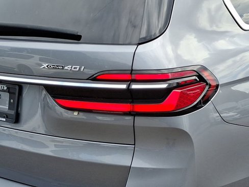 Used 2025 BMW X7 xDrive40i image 12