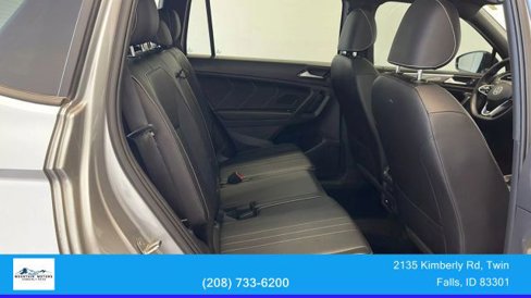 Used 2022 Volkswagen Tiguan SE R-Line image 39