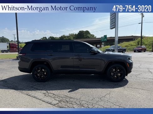 New 2025 Jeep Grand Cherokee L Altitude image 4