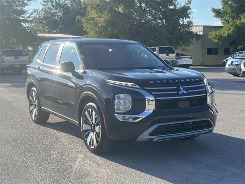 New 2025 Mitsubishi Outlander SE image 7