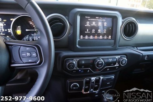 Used 2023 Jeep Wrangler Unlimited image 20