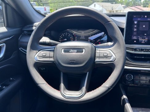 Used 2023 Jeep Compass Trailhawk image 9