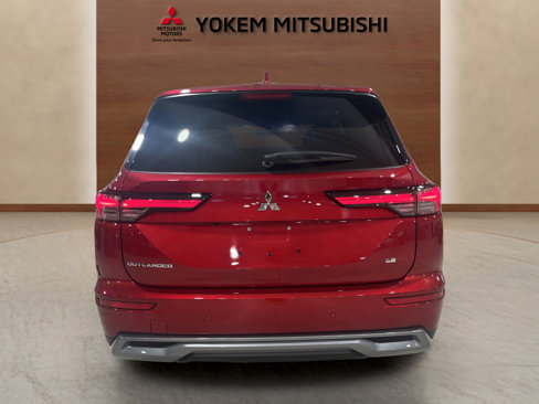 New 2025 Mitsubishi Outlander SEL image 4