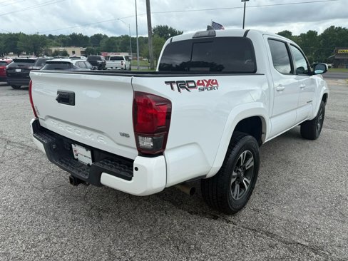 Used 2019 Toyota Tacoma TRD Sport image 5