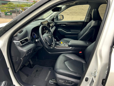 Used 2020 Toyota Highlander Limited image 13