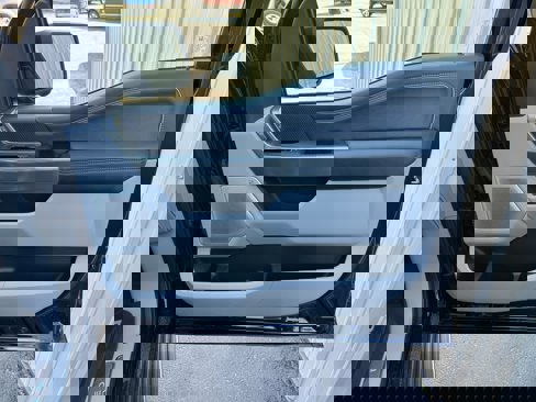 Used 2022 Ford F150 Limited image 32