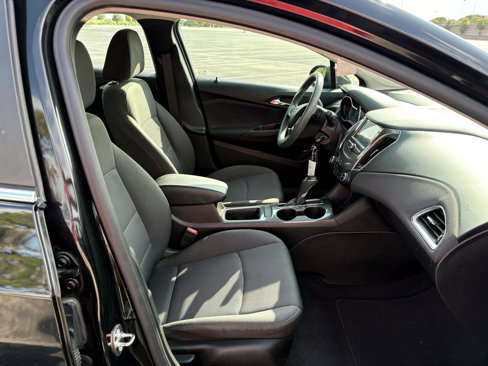 Used 2018 Chevrolet Cruze LT image 8