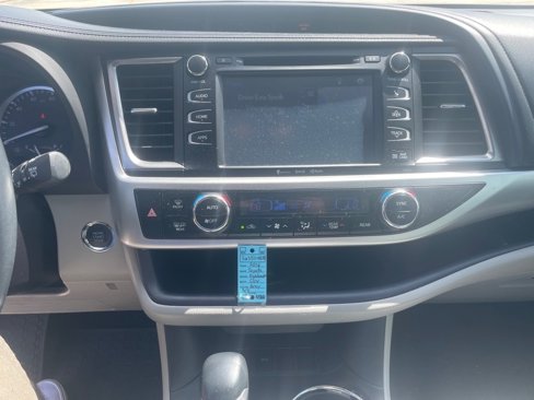 Used 2016 Toyota Highlander XLE image 14