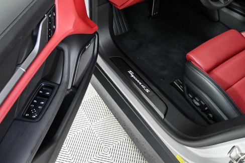 New 2025 Porsche Taycan 4S image 8