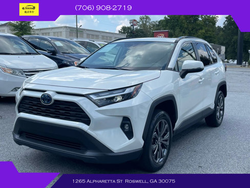 Used 2022 Toyota RAV4 XLE Premium image 3