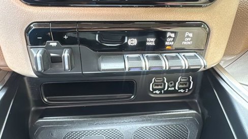 Used 2022 RAM 2500 Laramie image 26