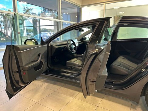 Used 2024 Tesla Model 3 Long Range image 18