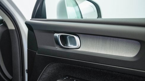 Certified 2025 Volvo XC40 B5 Plus w/ Climate Package image 17