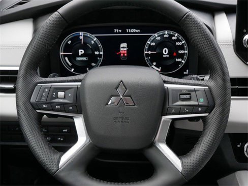 New 2025 Mitsubishi Outlander SEL image 8