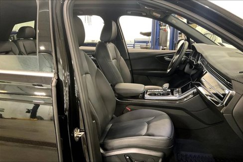 Certified 2025 Audi Q7 3.0T Premium w/ Convenience Package image 7