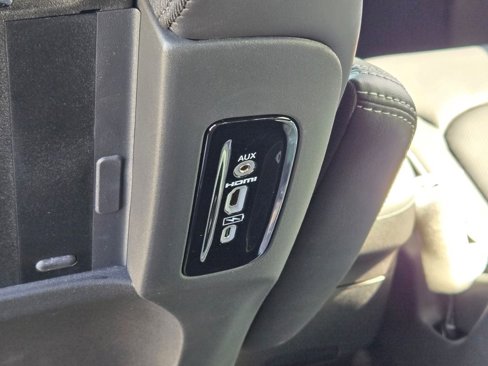 New 2026 Chrysler Pacifica Limited image 17