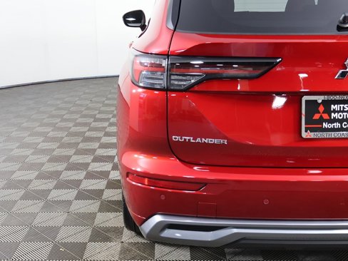 New 2025 Mitsubishi Outlander SEL image 19