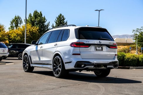 New 2026 BMW X7 xDrive40i w/ Executive Package image 3