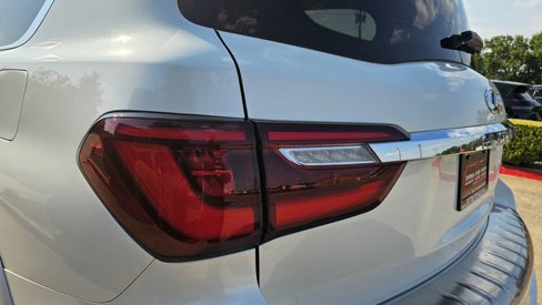 Used 2019 INFINITI QX80 Luxe image 10