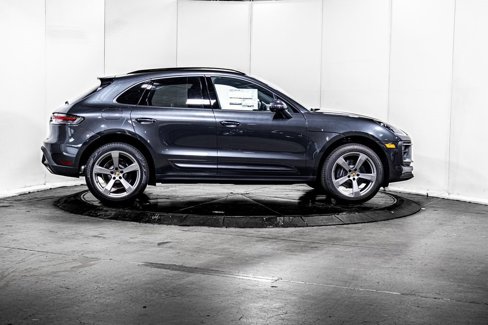 Used 2024 Porsche Macan image 8