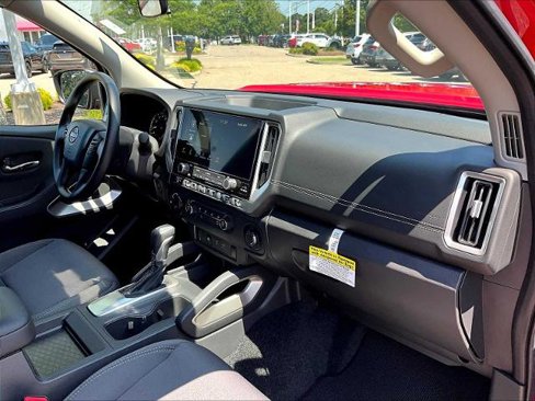 Certified 2025 Nissan Frontier SV image 14