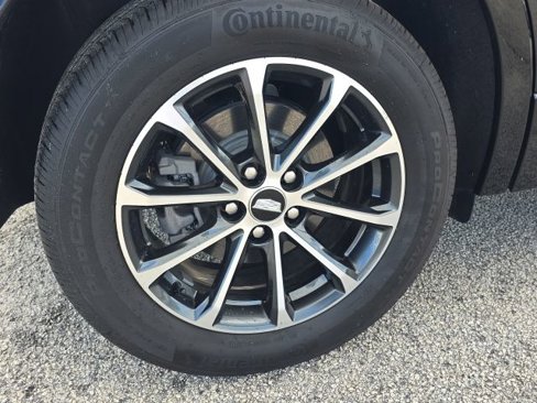 Used 2025 Cadillac XT4 Sport image 10