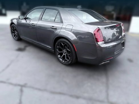 Used 2019 Chrysler 300 S image 3