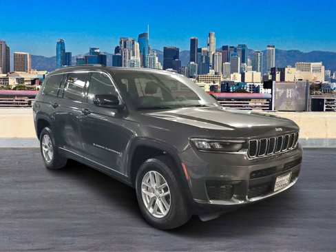 Used 2025 Jeep Grand Cherokee L Laredo image 3