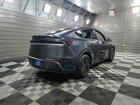Used 2026 Tesla Model Y Long Range image 5
