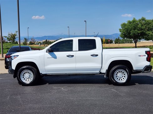 Used 2024 Chevrolet Colorado W/T image 2