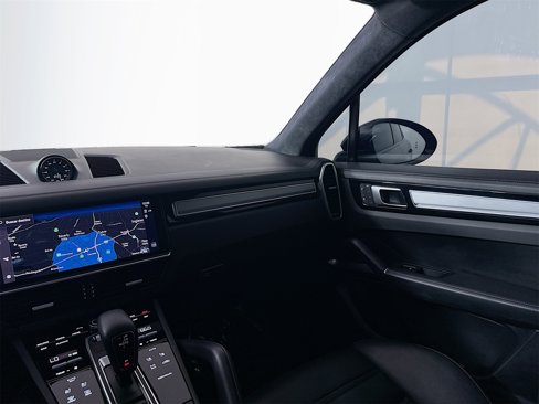 Certified 2023 Porsche Cayenne Turbo S image 20