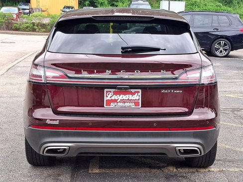 Used 2019 Lincoln Nautilus Reserve image 5