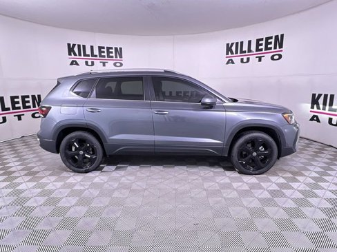 Used 2025 Volkswagen Taos SEL image 8