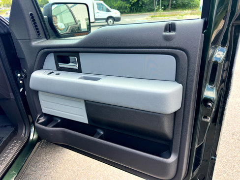 Used 2013 Ford F150 XLT w/ Luxury Equipment Group image 13