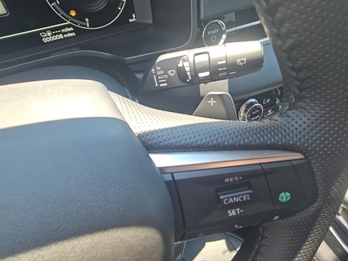 New 2025 Mitsubishi Outlander SE image 24