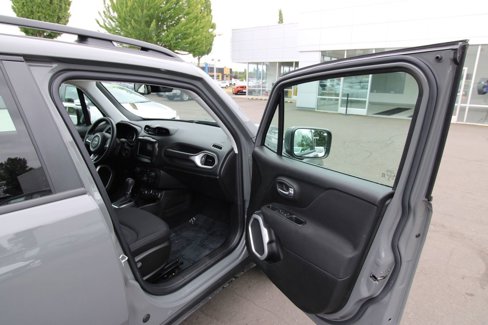 Used 2021 Jeep Renegade Latitude w/ Convenience Group image 18