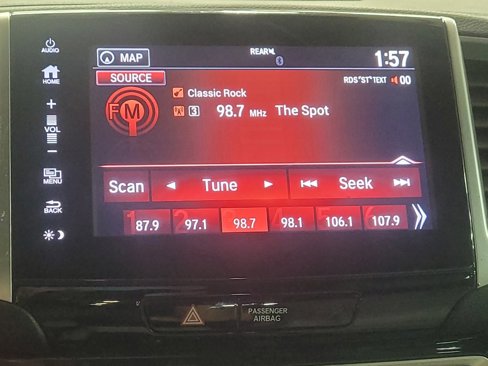Used 2017 Honda Pilot Touring image 25
