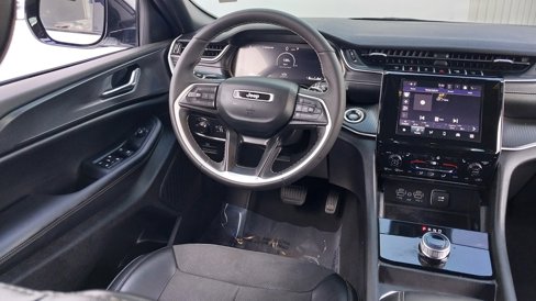 Used 2024 Jeep Grand Cherokee L Altitude image 11