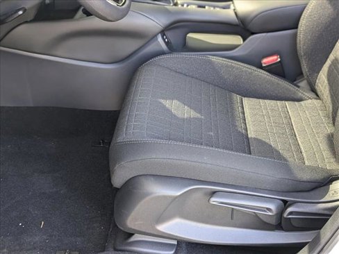New 2025 Honda HR-V LX image 4