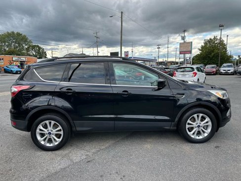 Used 2018 Ford Escape SE w/ SE Sync 3 Package image 4