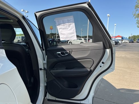 Certified 2025 Volvo XC60 B5 Plus image 33