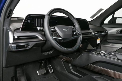 New 2026 Cadillac Vistiq Sport image 4