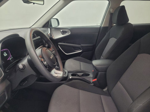 Used 2023 Kia Soul LX w/ LX Technology Package image 17