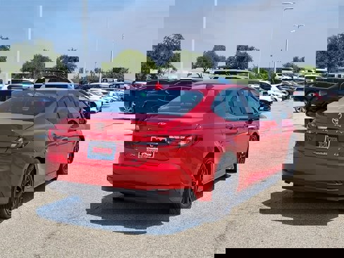 Used 2025 Toyota Camry LE image 4