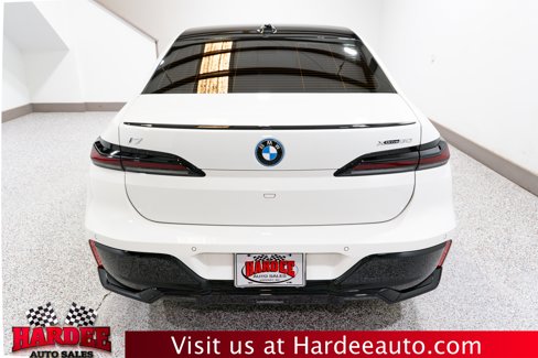 Used 2024 BMW i7 xDrive60 image 4