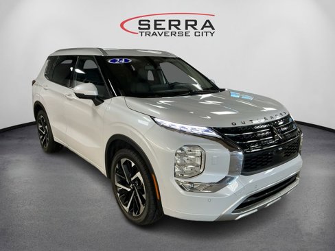 Used 2024 Mitsubishi Outlander SEL image 3