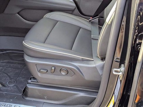 New 2026 Chevrolet Suburban Premier image 4